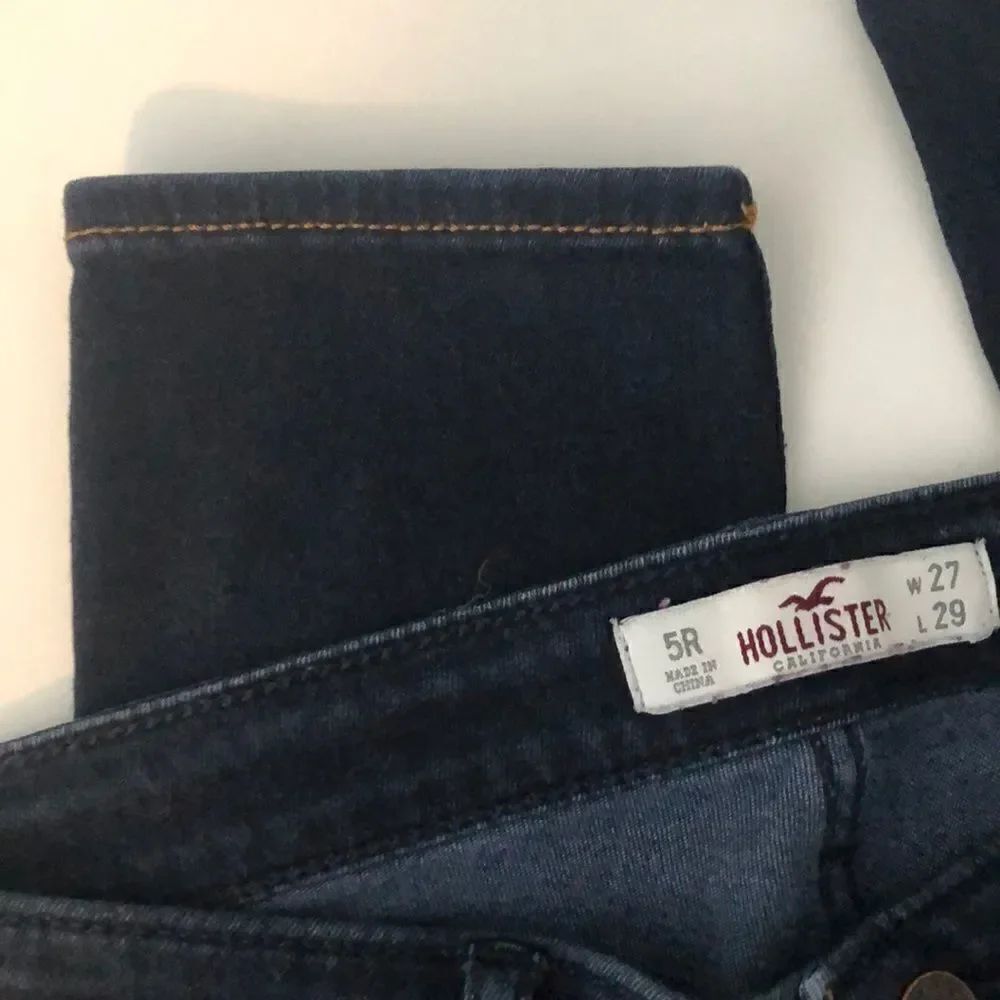 EUC Hollister Skinny Jeans